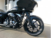 Load image into Gallery viewer, NATIVE 180mm Pitbull RUSH Front Tire Kit for 2014-19 HD touring with STOCK FORK LEGS
